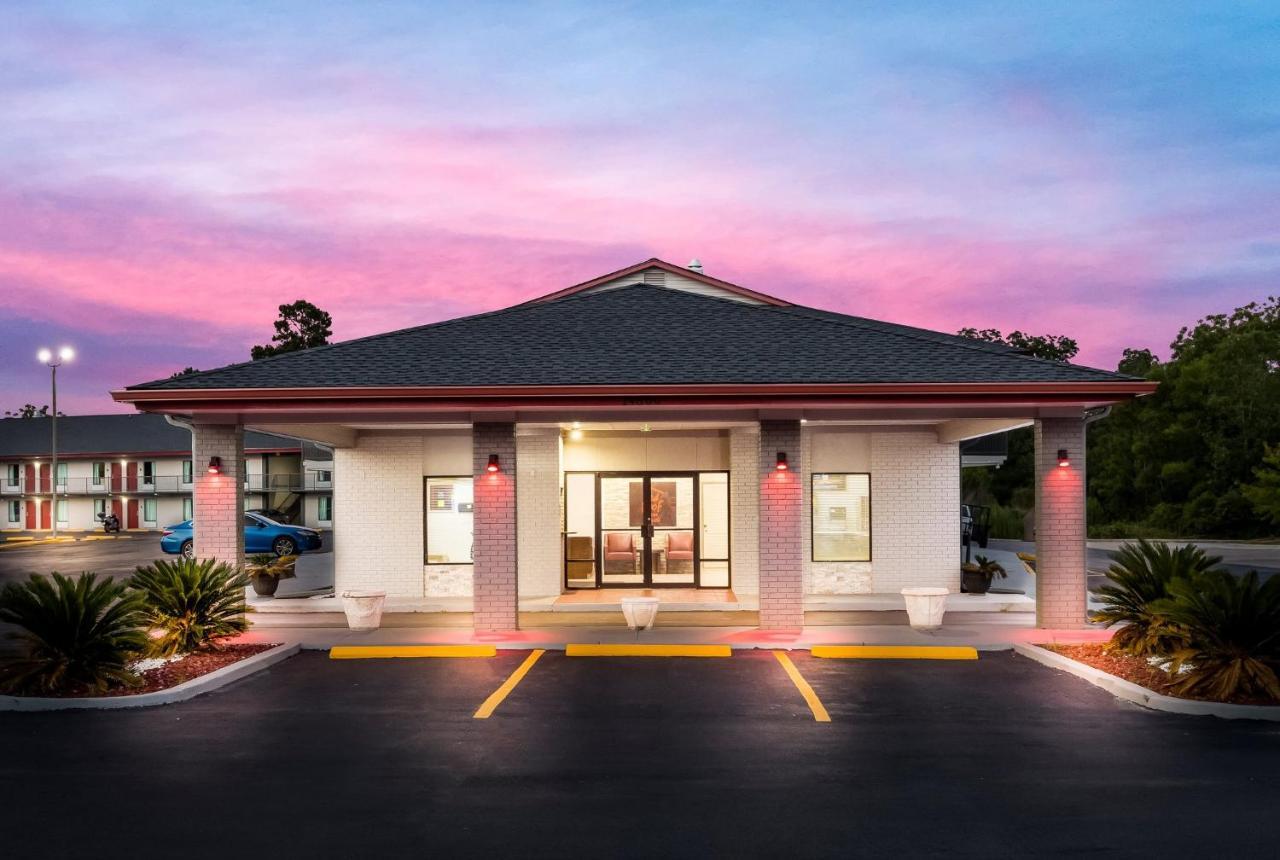 Red Roof Inn & Suites Томасвилл Экстерьер фото